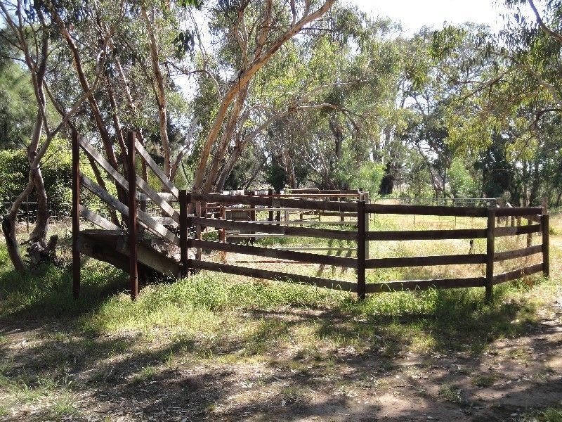 300 Warby Range Road, Glenrowan VIC 3675