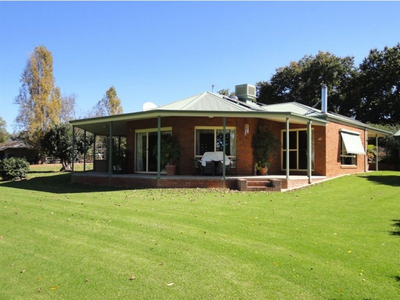 607 McLeans Road, Greta VIC 3675