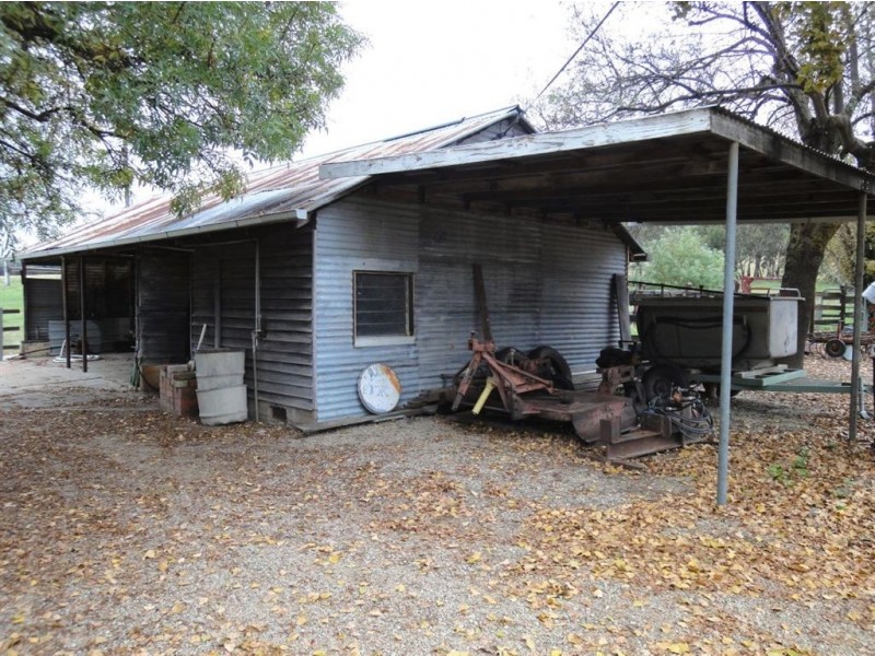 607 McLeans Road, Greta VIC 3675