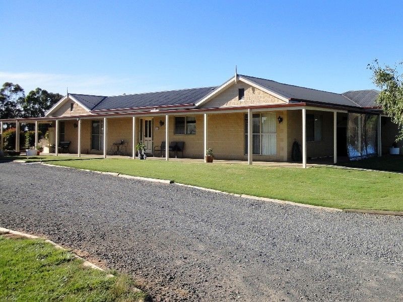 51 Grossman Drive, Wangaratta VIC 3677