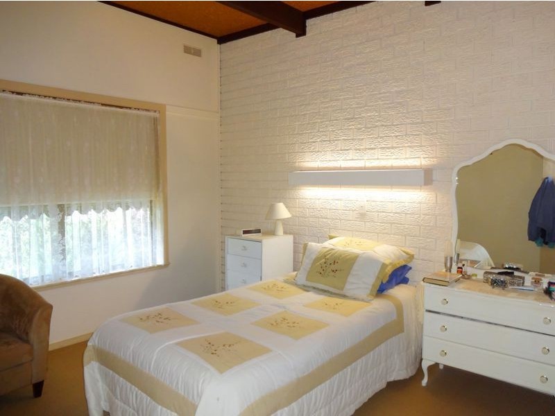 1/4 Caraselle Avenue, Wangaratta VIC 3677