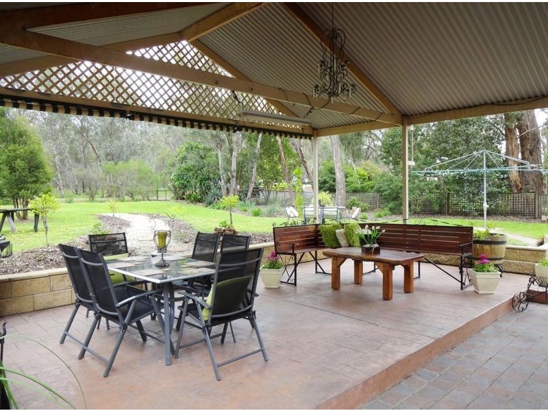 16 Mistletoe Lane, Glenrowan VIC 3675