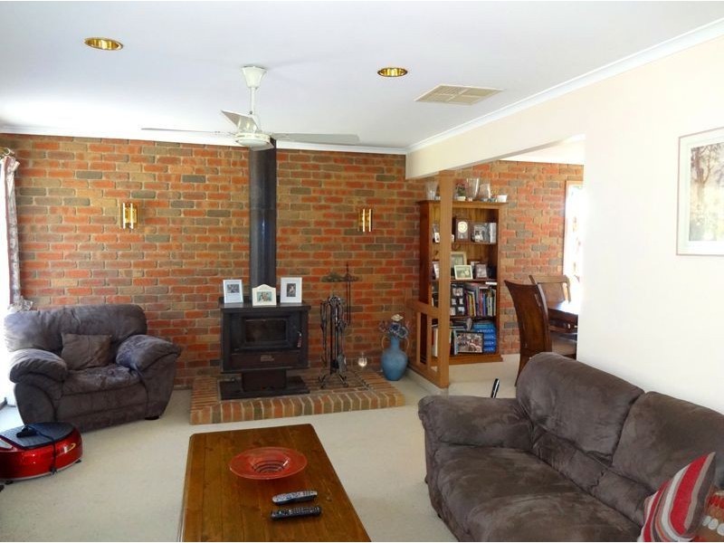 73 Usshers Drive, Waldara VIC 3678