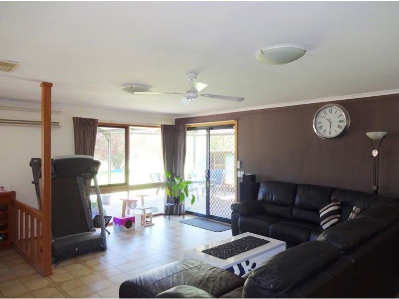 73 Usshers Drive, Waldara VIC 3678