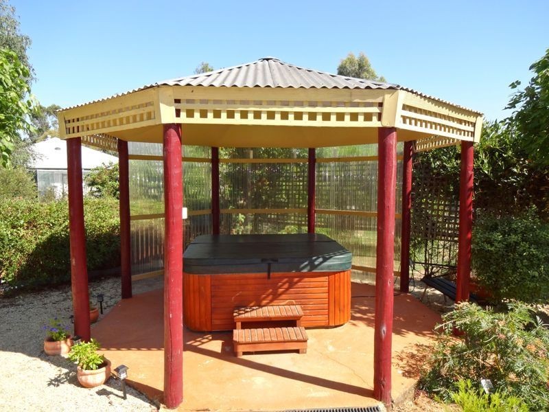 Oxley VIC 3678