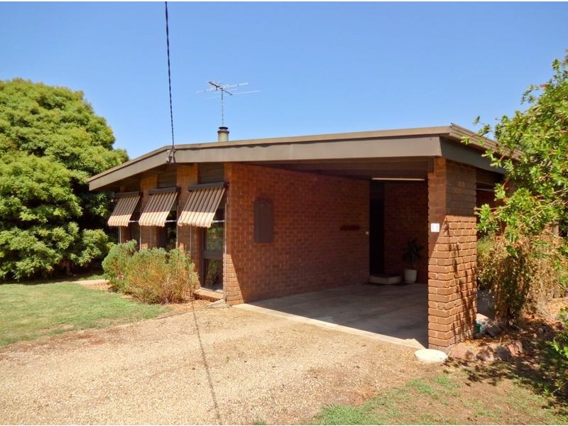 11 Simpson Street, Oxley VIC 3678