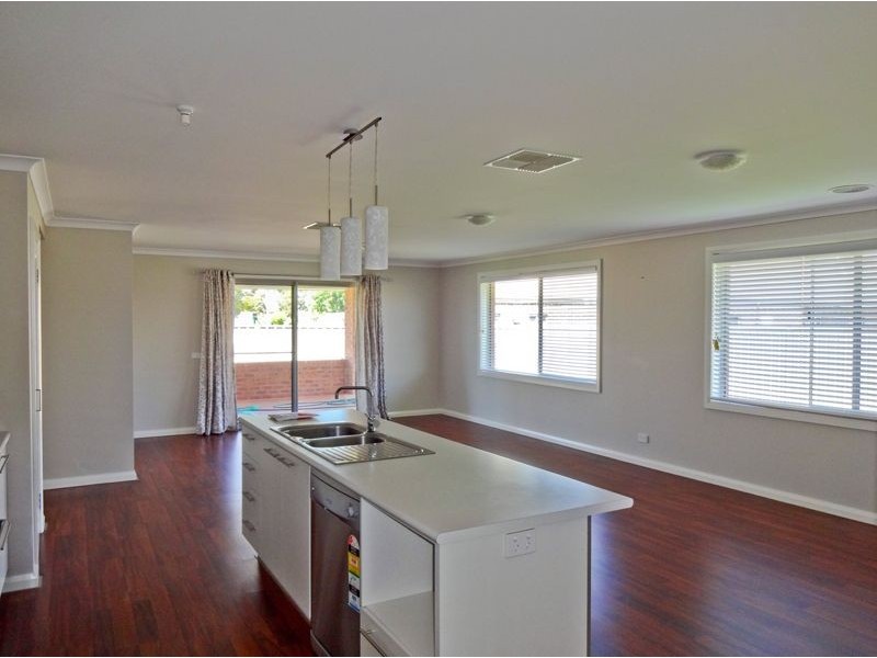 27 Kingfisher Drive, Wangaratta VIC 3677