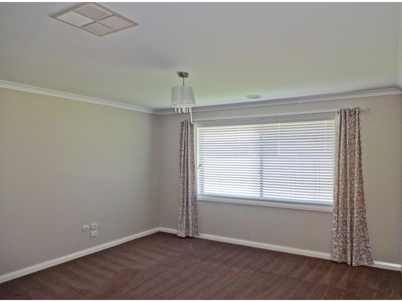 27 Kingfisher Drive, Wangaratta VIC 3677