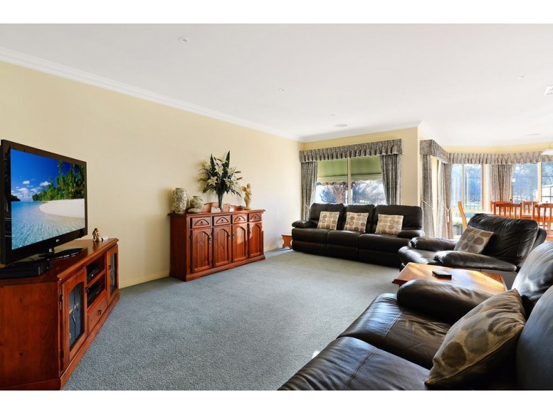 26 Woodland Grove, Waldara VIC 3678