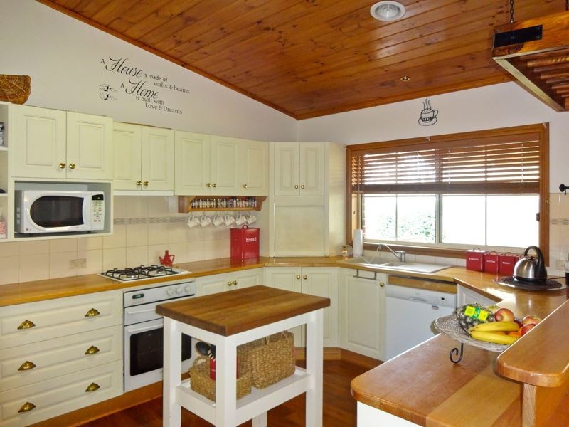 28 Billabong Drive, Wangaratta VIC 3677