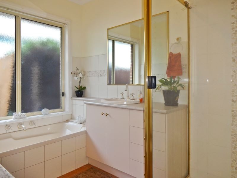 28 Billabong Drive, Wangaratta VIC 3677