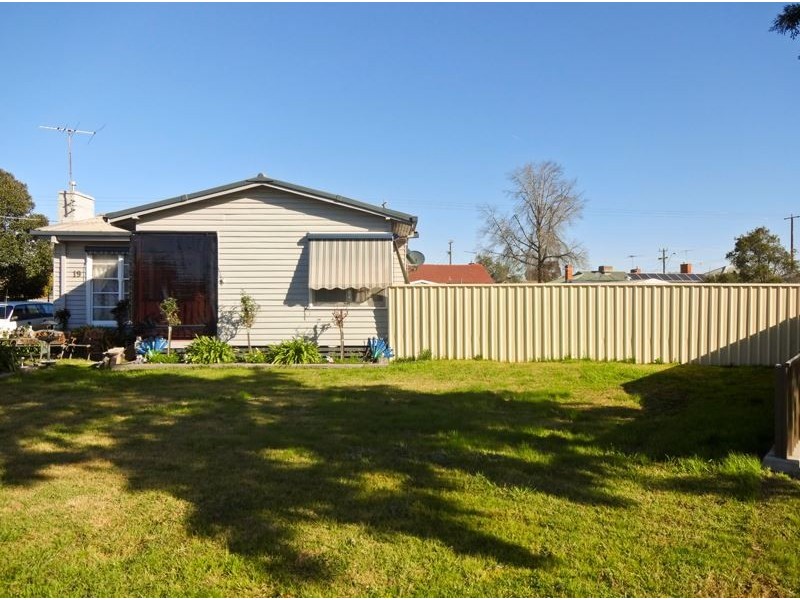 19 Bowser Crescent, Wangaratta VIC 3677