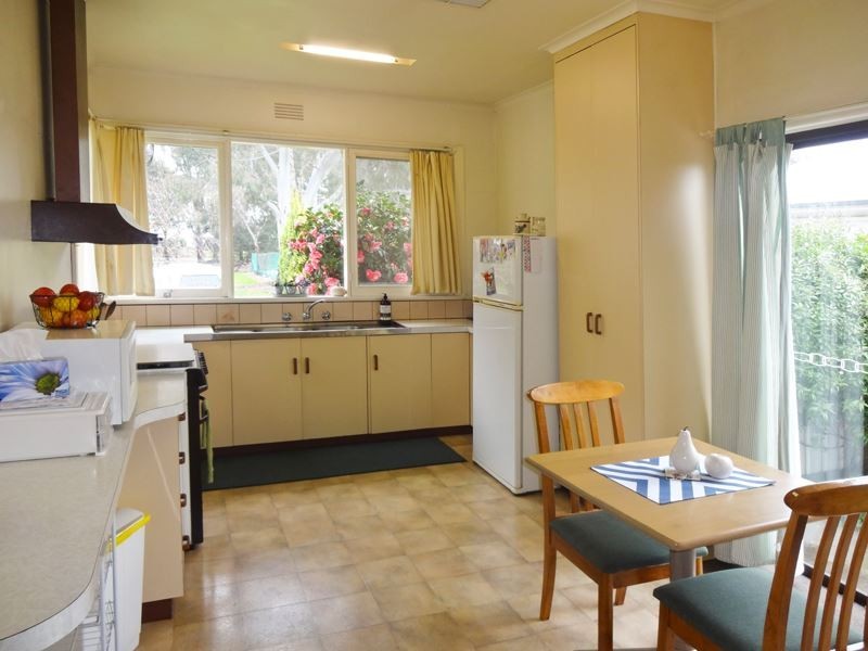 6 Valdoris Avenue, Wangaratta VIC 3677