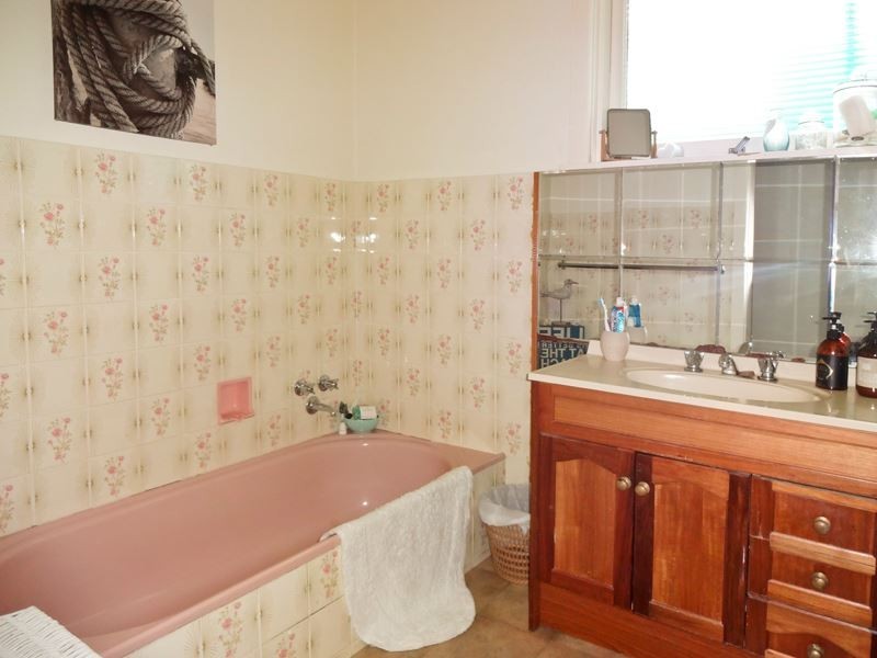 6 Valdoris Avenue, Wangaratta VIC 3677