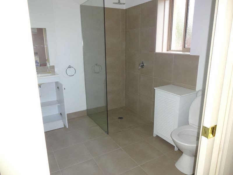 17 Macartney Street, Oxley VIC 3678