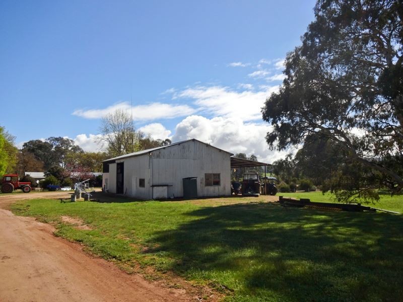 725 Benalla-Whitfield Road, Greta South VIC 3675