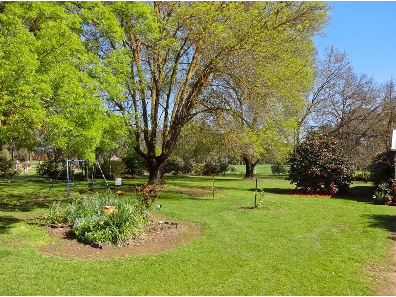 725 Benalla-Whitfield Road, Greta South VIC 3675