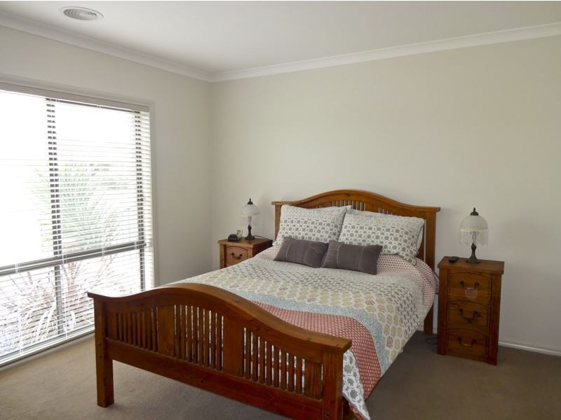27 Logan Drive, Wangaratta VIC 3677