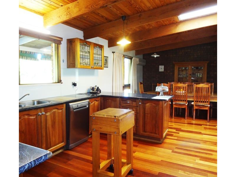 11 Omar Close, Glenrowan VIC 3675