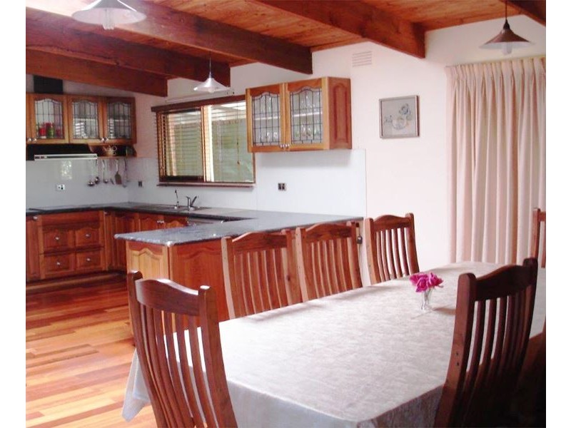 11 Omar Close, Glenrowan VIC 3675