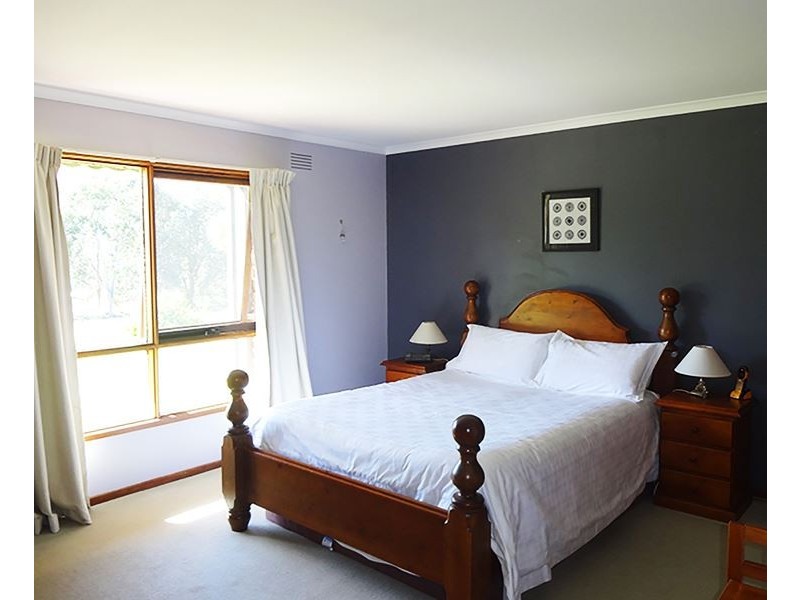 11 Omar Close, Glenrowan VIC 3675