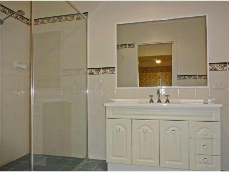 17 Collyndale Drive, Wangaratta VIC 3677