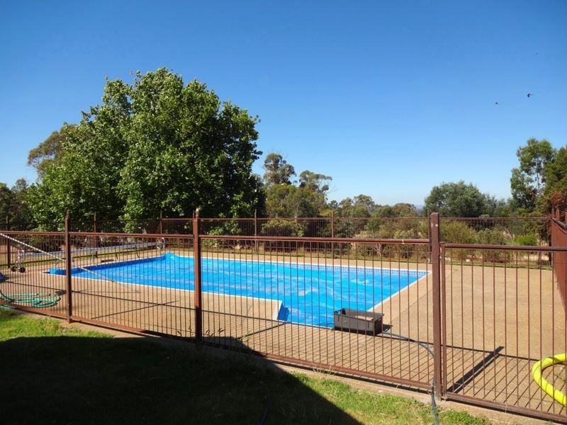 30 Cox Road, Wangaratta South VIC 3678