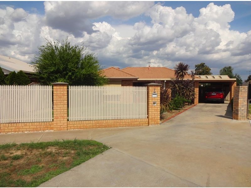 9 Thomas Wedge Drive, Wangaratta VIC 3677