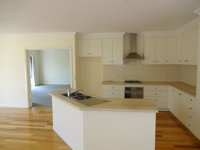 4 Kingfisher Drive, Wangaratta VIC 3677