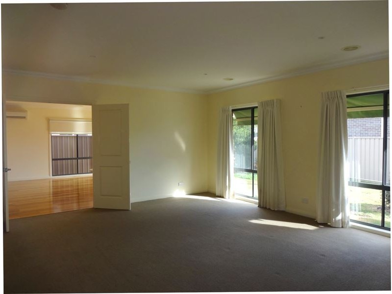 4 Kingfisher Drive, Wangaratta VIC 3677