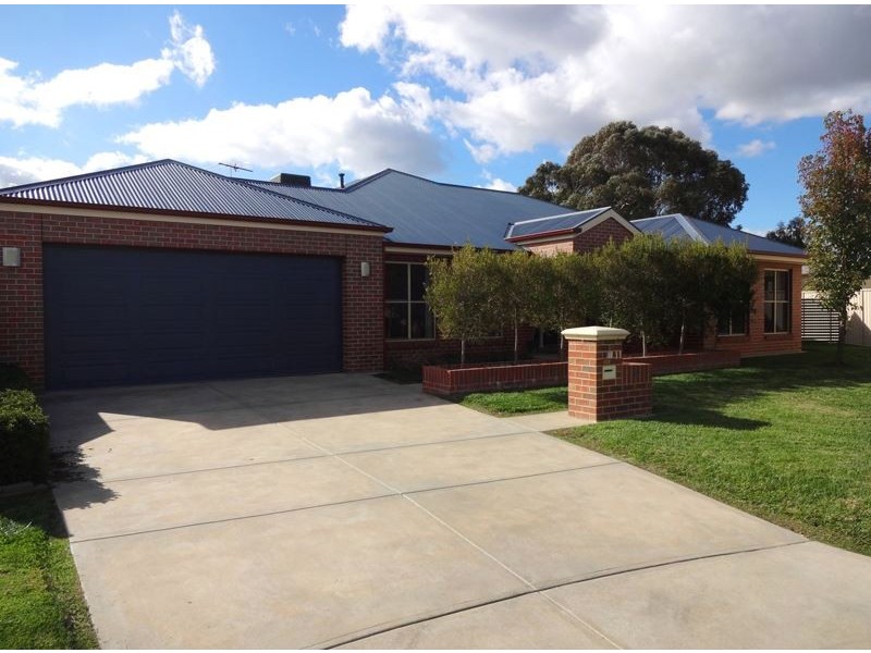 11 Spurwing Place, Wangaratta VIC 3677