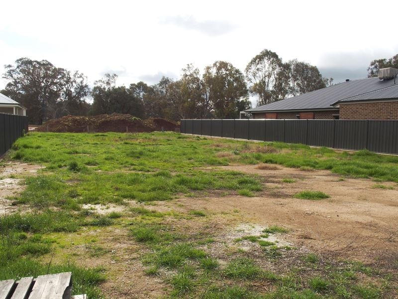 6 Maple Circuit, Wangaratta VIC 3677