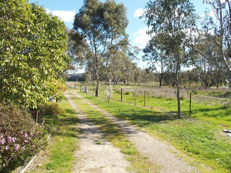 8 Chisholm Street, Greta West VIC 3675