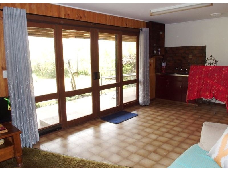 Everton Upper VIC 3678