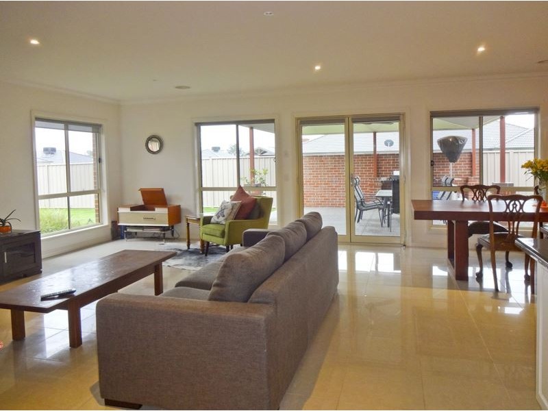 8 Hoysted Court, Wangaratta VIC 3677