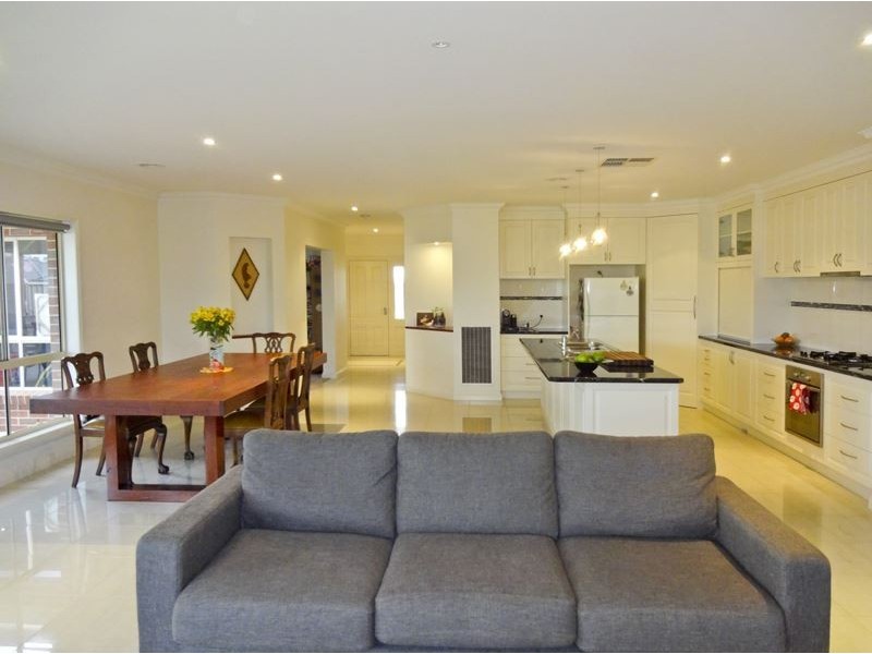 8 Hoysted Court, Wangaratta VIC 3677