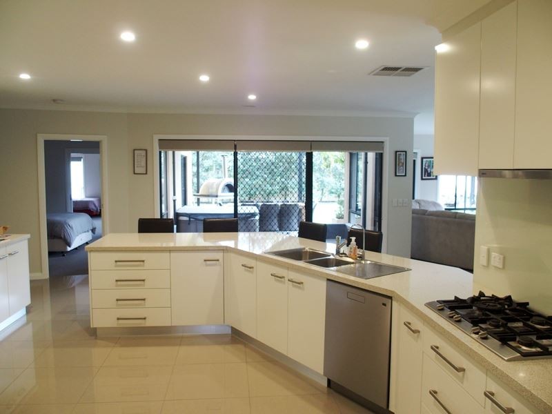 6 Logan Drive, Wangaratta VIC 3677