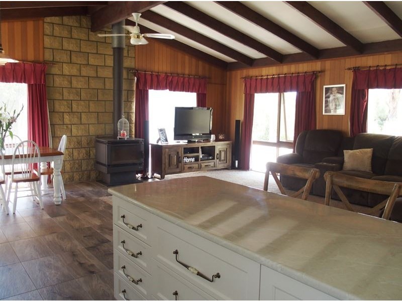 241 Warby Range Road, Glenrowan VIC 3675