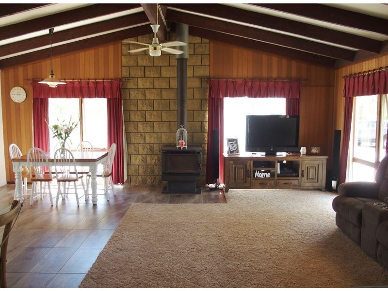 241 Warby Range Road, Glenrowan VIC 3675