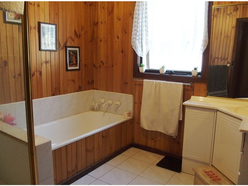 241 Warby Range Road, Glenrowan VIC 3675