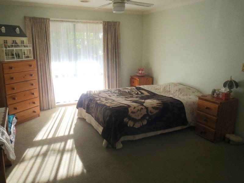 11 School Road, Springhurst VIC 3682
