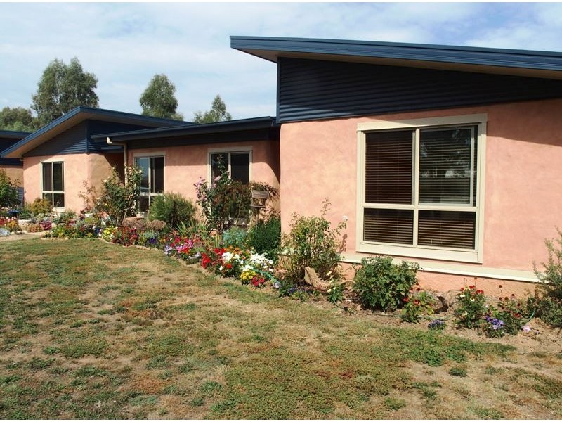 17 Macartney Street, Oxley VIC 3678