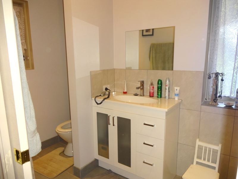 17 Macartney Street, Oxley VIC 3678