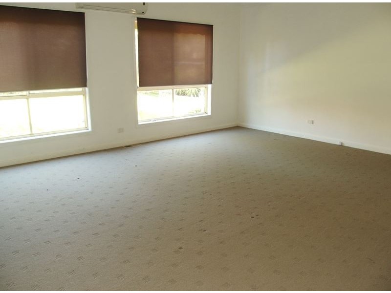 11 Orkney Street, Wangaratta VIC 3677