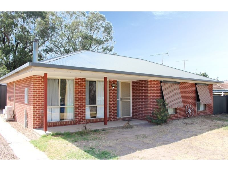 32 Beaconsfield Parade, Glenrowan VIC 3675