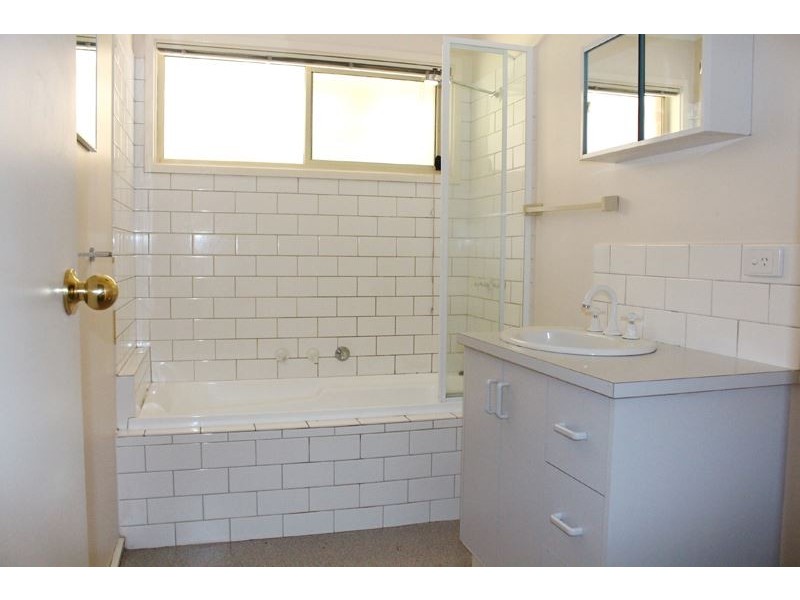 32 Beaconsfield Parade, Glenrowan VIC 3675