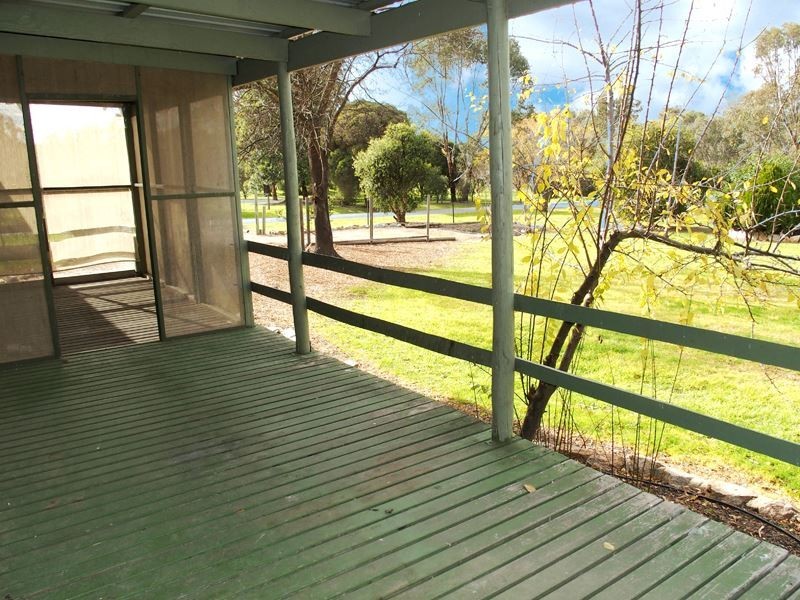 37 Henley Road, Glenrowan VIC 3675