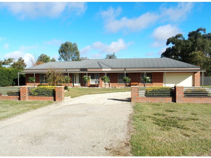 53 Ely Street, Oxley VIC 3678