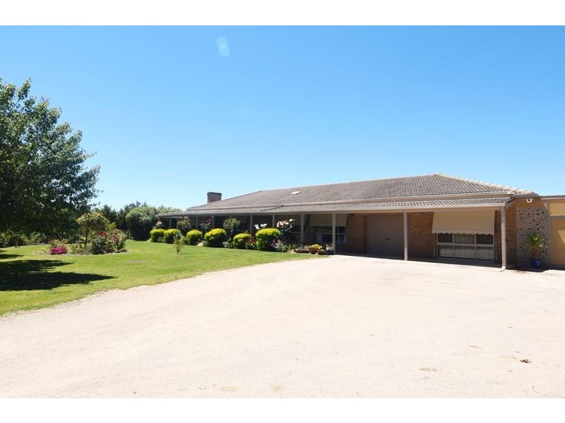 696 Wangaratta-Yarrawonga Road, Waldara VIC 3678