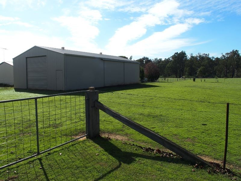 696 Wangaratta-Yarrawonga Road, Waldara VIC 3678